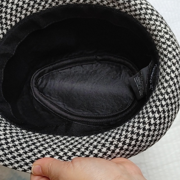 Le Chateau NWOT Black & White Herringbone Fedora - Picture 6 of 11